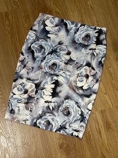 floral print pencil skirt with elastic waistband