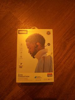 bone conducting earphones