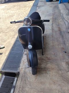 Vintage Vespa custom Scooter display props 😎