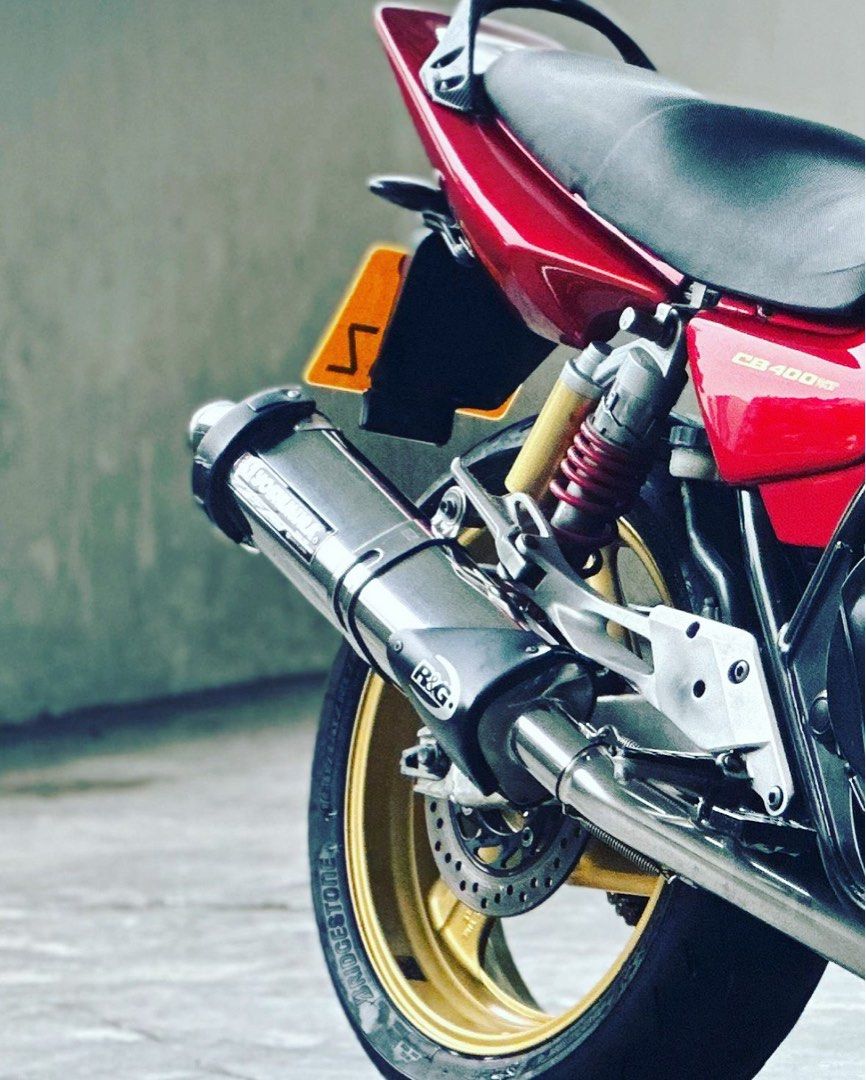 Honda Cb400 spec 3 (Category: Class 2A) located in Singapore. Submitted by shan244 (Listing ID 1399912100, Image 3). Description: Well maintened cb400 spec 3 for sale Full system yoshimura with cert Negotiable Coe : 2027 Jan (renewable) .