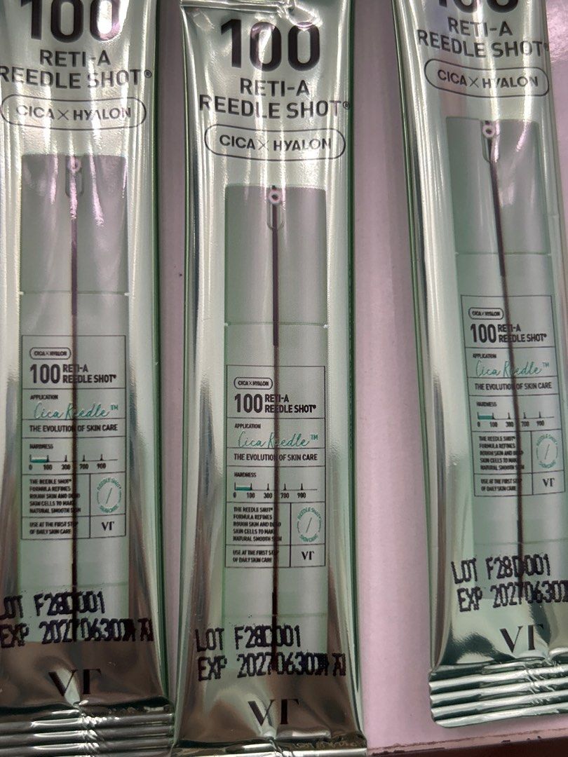VT Reti-A Reedle Shot - 100 (Category: Face Care) located in Singapore. Submitted by thrifty_shopper15 (Listing ID 1400487500, Image 2). Description: - VT Reti-A Reedle Shot - 100 - Price is for all 7 packets - Perfect for skincare.