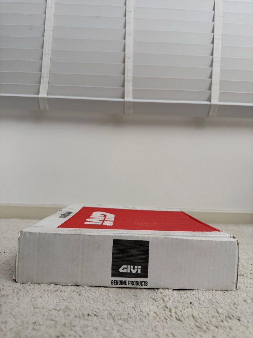 GIVI SR2122 MT 09 Tracer (Category: Motorcycle Accessories) located in Singapore. Submitted by amrldli (Listing ID 1400923847, Image 3). Description: Spare part GIVI topbox bracket for MT 09 Tracer •Only Part No 2.