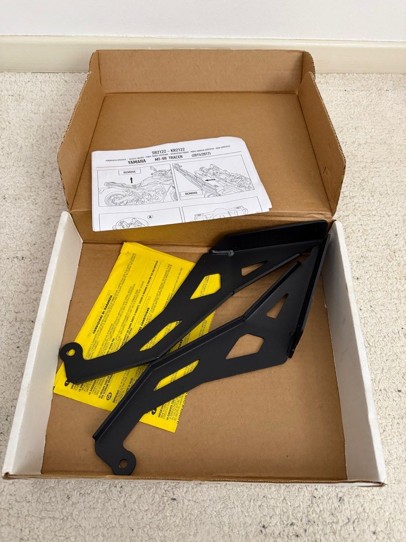 GIVI SR2122 MT 09 Tracer (Category: Motorcycle Accessories) located in Singapore. Submitted by amrldli (Listing ID 1400923847, Image 4). Description: Spare part GIVI topbox bracket for MT 09 Tracer •Only Part No 2.
