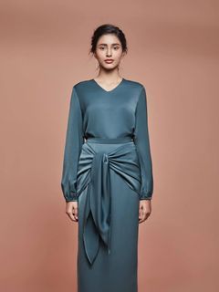 Hanya Ameli Kurung Set in Emerald