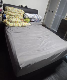 Queen Size Bed Frame with Mattress