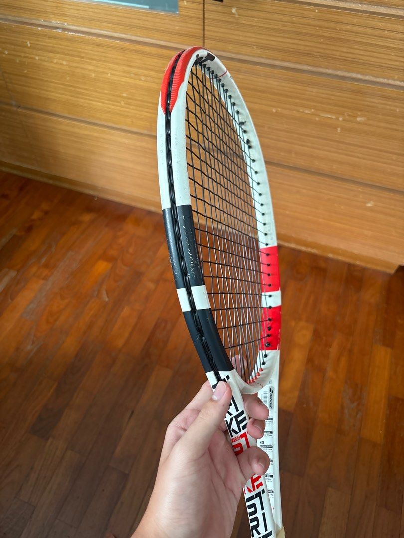 Babolat Pure Strike 98 L2 (Category: Racket & Ball Sports) located in Singapore. Submitted by ongchengleong (Listing ID 1410726665, Image 3). Description: 50lbs RPM blast tension 305g 98sq inch .