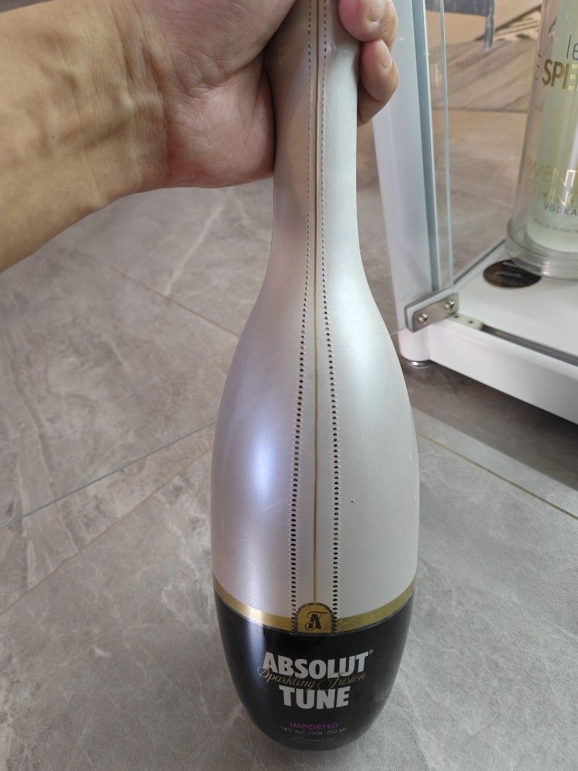 Absolut Tune Version 1 RARE (Category: Alcoholic Beverages) located in Singapore. Submitted by dealbreakers6 (Listing ID 1411360226, Image 4). Description: 750ml Absolut Vodka collection to sell lowballers will be ignored and blocked super rare version of absolut Tune. only 1 selling in SG free delivery to u in the east to central region.