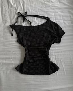 wts BN y2k black polka dot white design off shoulder cap sleeve flattering top