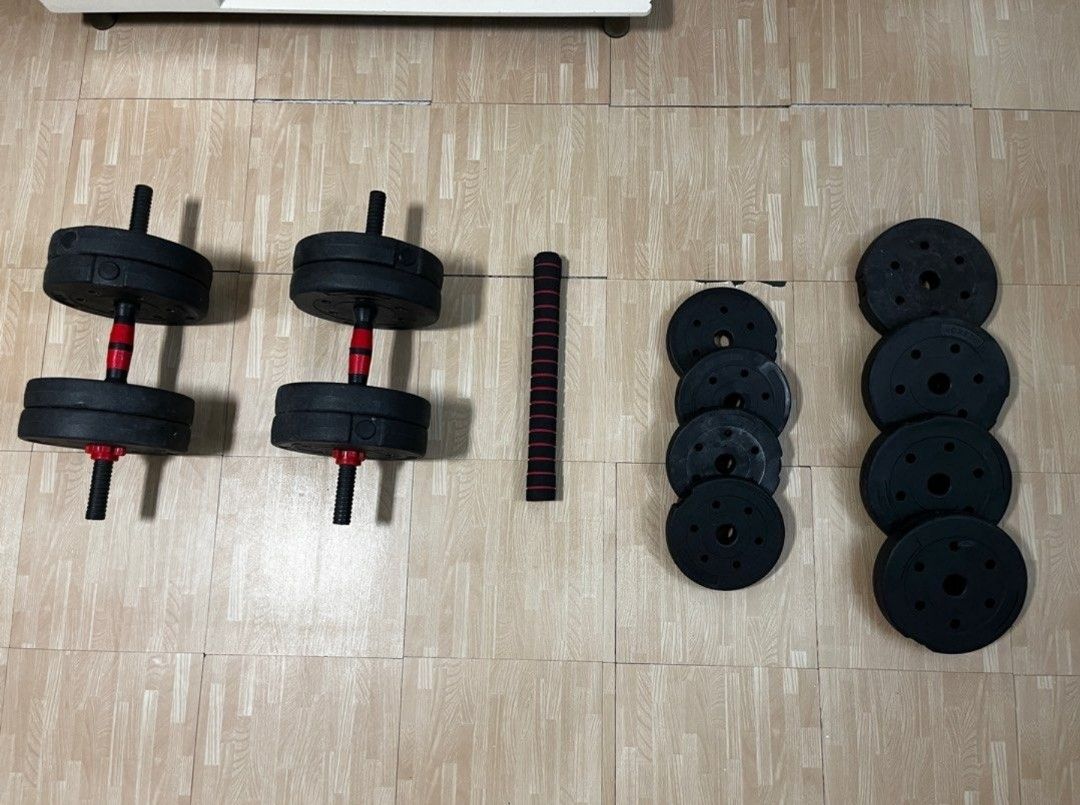 Like New Free Weights (Category: Weights & Dumbbells) located in Singapore. Submitted by tanciak (Listing ID 1353353529, Image 2). Description: Selling off like new condition. Self collect Punggol. Deliver add $10.