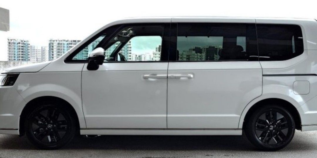 Airport Transfer (Category: Car Rental) located in Singapore. Submitted by tanciak (Listing ID 1352831590, Image 1). Description: Going for holiday and need to go to airport? Need transport from Airport back home? Vehicle is a 7 Seater Honda Spada Stepwagon . Departure - $45 ( $55 for Upper North & West Side) Arrival - $55 ( $65 for Upper North & West area ). Additional Stop - $10. Normal Point A to B - $40 Disposal ( Minimum 3 hrs ) - $40/hr Boo