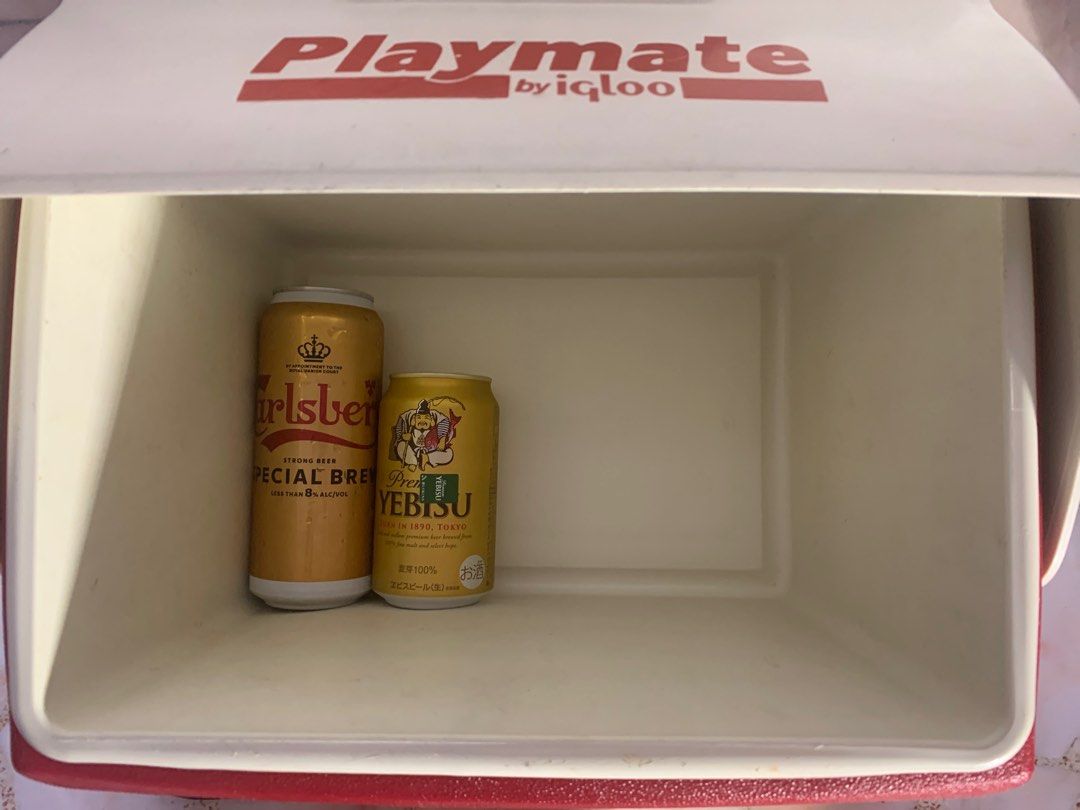 Playmate by igloo ice insulated Cooler Box Container (Category: Hiking & Camping) located in Singapore. Submitted by offer4less (Listing ID 1351611612, Image 9). Description: Excellent compact box! Push button opening , single hand with ease !.