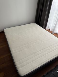 Origin Queen Size Hybrid  Mattress: Barely Used