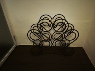 Metal wine rack