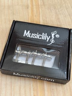 Musiclily Hi-mass bridge for 4 string Fender P and J bass