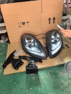Macan Gen 2 ORIGINAL head lights
