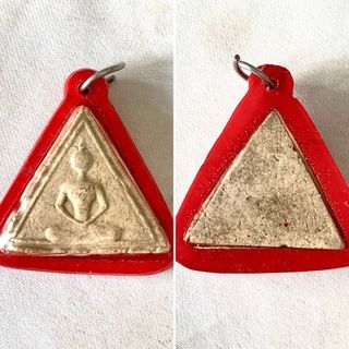 Phra Somdej Wat Bang Khun Phrom, triangular shape, pillow base, small chedi- Old powder 
