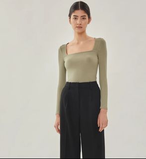 Klarra square neck knit top in Olive (Size S)