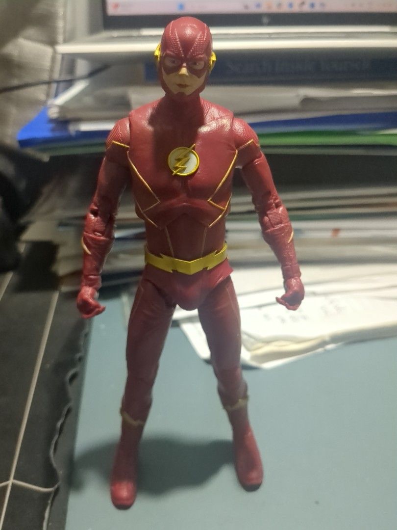 McFarlane flash And batman (Category: Toy Figures) located in Singapore. Submitted by marvelgods (Listing ID 1374488095, Image 1). Description: clearing asap.