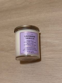 White Barn/Bath &Body Works Candle