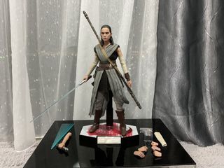 Hot toys MMS446 The Last Jedi Rey ((Jedi Training)