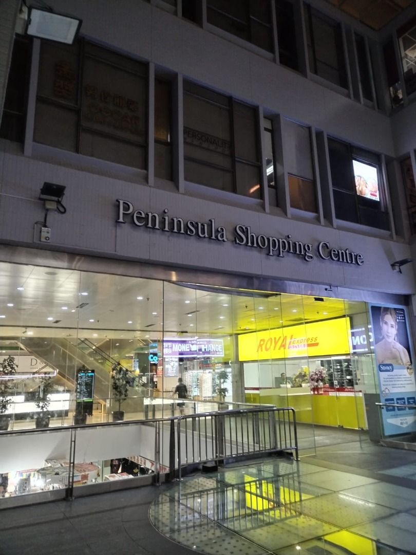 Beauty salon space for rent (Category: Commercial) located in Singapore. Submitted by ai-mei-li-space (Listing ID 1379980563, Image 5). Description: Short term or flexi rental available - monthly , daily, hourly. 我们有短期或长期的租约。 First hour free for first time users. Very central and strategic location. 5mins from city hall mrt. 1min to Funan. 优质地点，在市中心。5分钟到city hall mrt station. 1分钟到funan. Cozy and well-equipped salon space available for rent. Fully