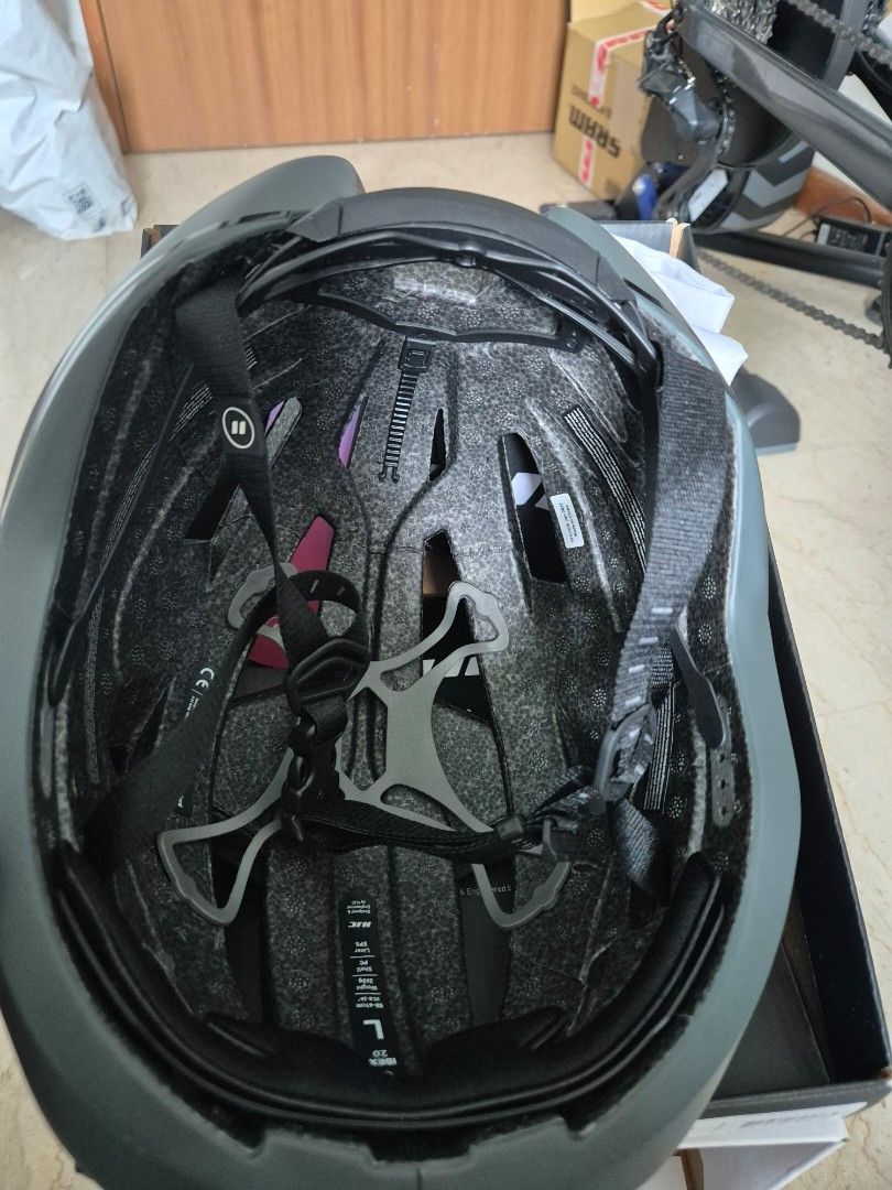 HJC Ibex 2.0 Bicycle Helmet - Army Green - Size L (Category: Parts & Accessories) located in Singapore. Submitted by jien_23 (Listing ID 1380149627, Image 3). Description: - Brand new HJC Ibex 2.0 road helmet - Army Green color - Size: L - Includes original box and carrying bag - Never been used Selling this new helmet that I bought just last week from Entro cycles. Only tried on, haven't ridden with it. Selling as it doesnt fit me well. Bought f