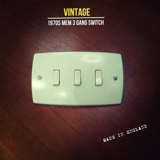Antique/Vintage Switch - 1970s MEM 3 Gang Switch