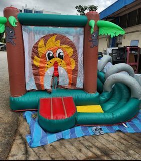Jungle-Themed Inflatable Bouncy Castle with Slide for sale