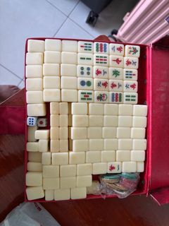 Mahjong tiles with box