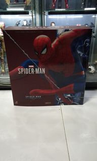 Hot Toys Spider-Man Classic Suit 1/6 Scale Figure