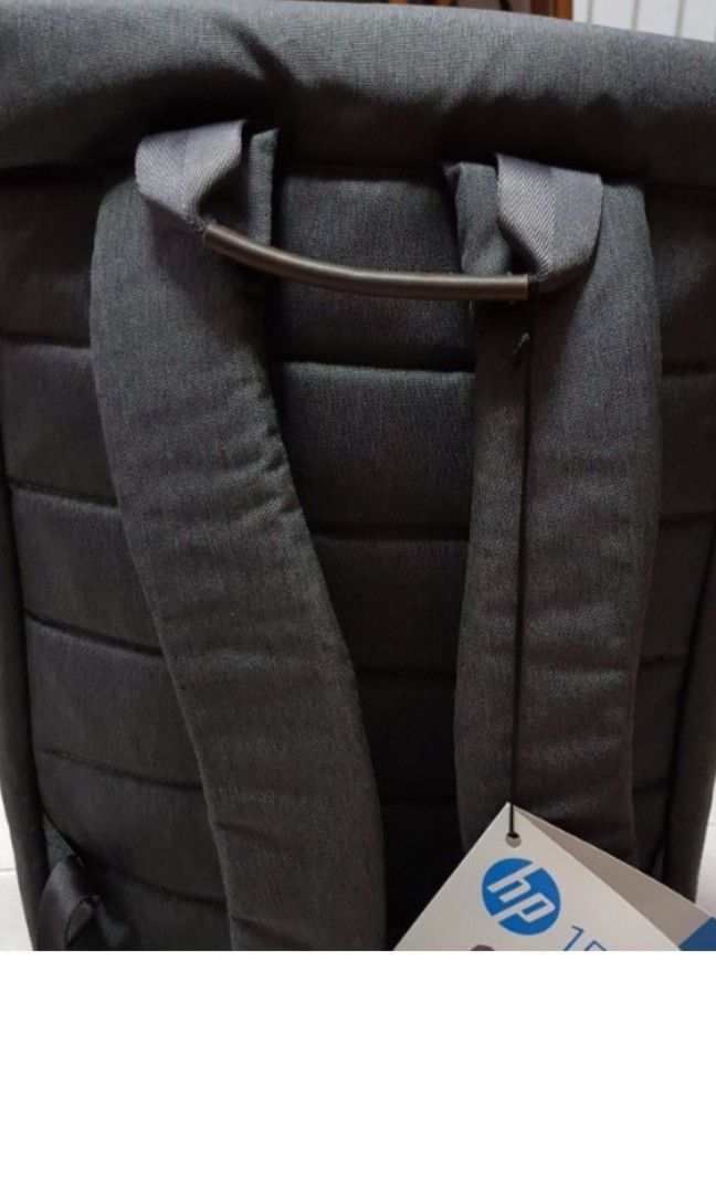 Laptop Bag (Category: Computer Parts) located in Singapore. Submitted by meansnoworry (Listing ID 1392564539, Image 4). Description: assorted laptop bags brand new.