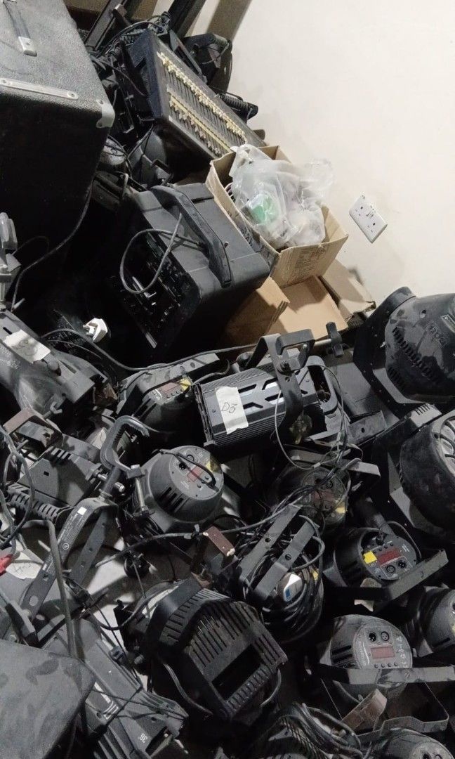 1 lot of assorted models of audio equipment - speakers. Mixers. Disco lightings, amplifiers prices from $100, take all $3000 (Category: Other Audio Equipment) located in Singapore. Submitted by findnbuy123 (Listing ID 1394177181, Image 3). Description: .