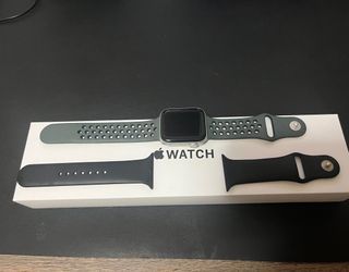 Apple Watch SE 44mm Silver Aluminum GPS