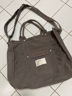 Beyond the Vines Canvas Carryall 03 Charcoal