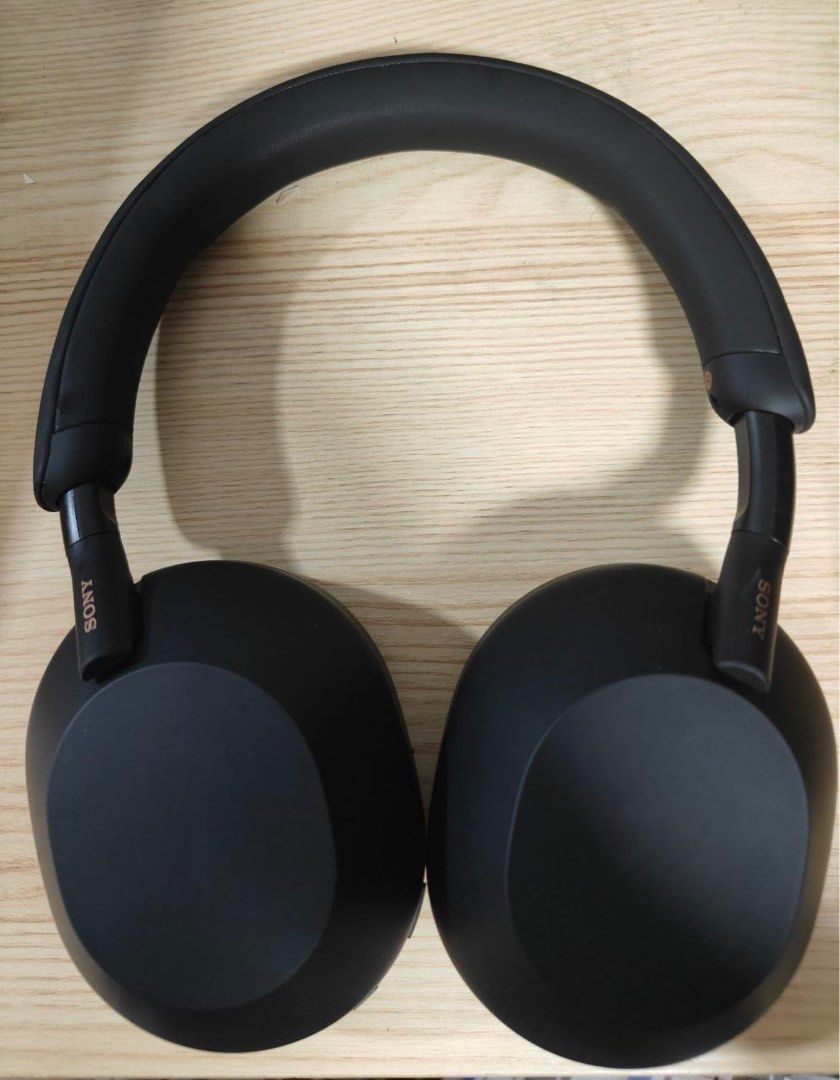 WH-1000XM5 Wireless Noise Cancelling Headphones (Category: Headphones & Headsets) located in Singapore. Submitted by yourauthenticbuyer (Listing ID 1391710618, Image 1). Description: well used sony headphones in good condition. pm for more info location can be discussed:).