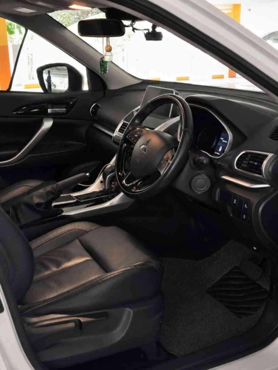 Mitsubishi Eclipse Cross 1.5T Elegance (A) (Category: Used Cars) located in Singapore. Submitted by sgcarchoicewc (Listing ID 1454582783, Image 5). Description: Sales Contact: Casper Lim tel:90687290 .