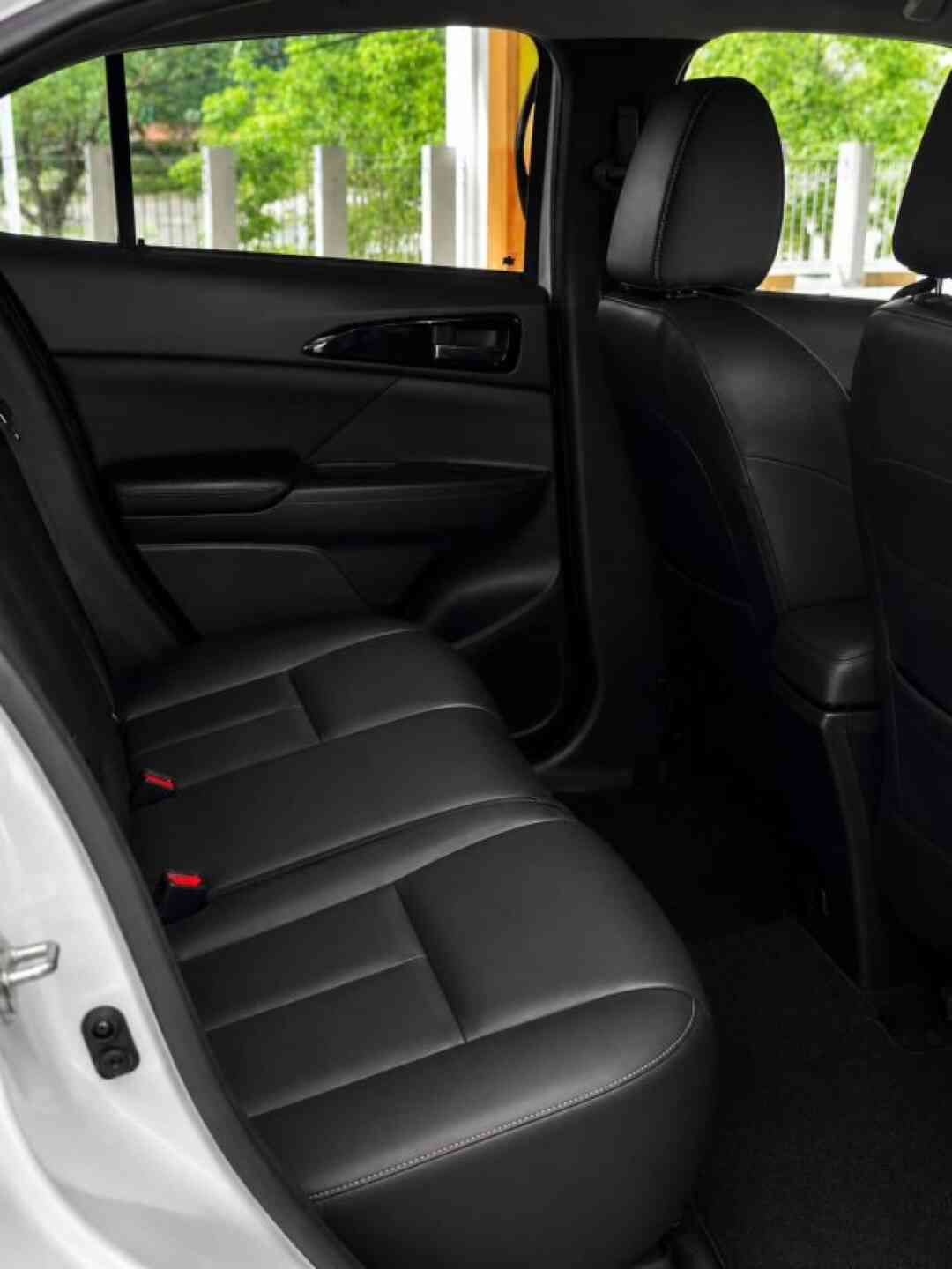 Mitsubishi Eclipse Cross 1.5T Elegance (A) (Category: Used Cars) located in Singapore. Submitted by sgcarchoicewc (Listing ID 1454582783, Image 6). Description: Sales Contact: Casper Lim tel:90687290 .