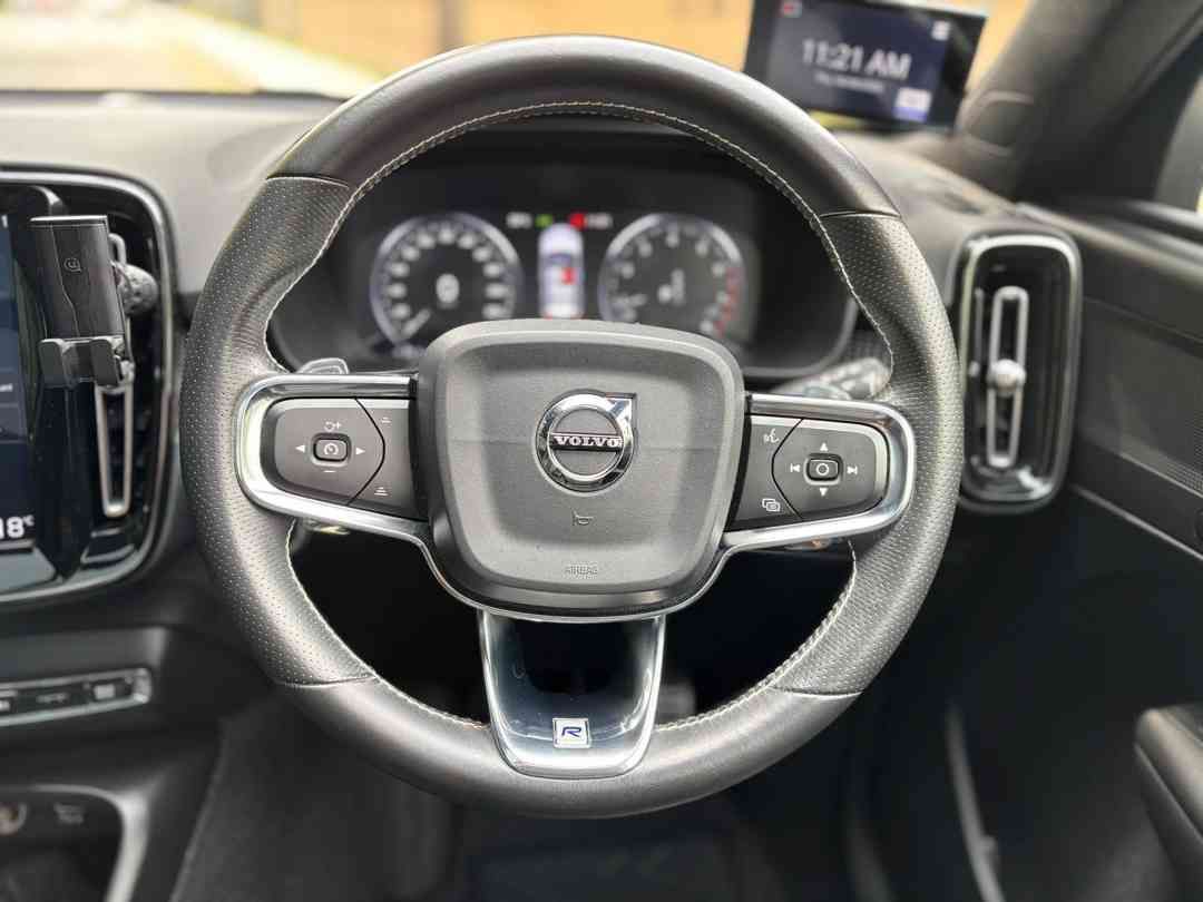 Volvo XC40 T4 R-Design (A) (Category: Used Cars) located in Singapore. Submitted by carrific18 (Listing ID 1454200805, Image 7). Description: Description Genuine low mileage with excellent condition. Stylish R-Design model offering Scandinavian luxury, sporty performance and Volvo's renowned safety. Smooth and powerful drive with Pilot Assist, premium comfort and a spacious cabin, making it ideal for both daily commuting and family outings. Featu