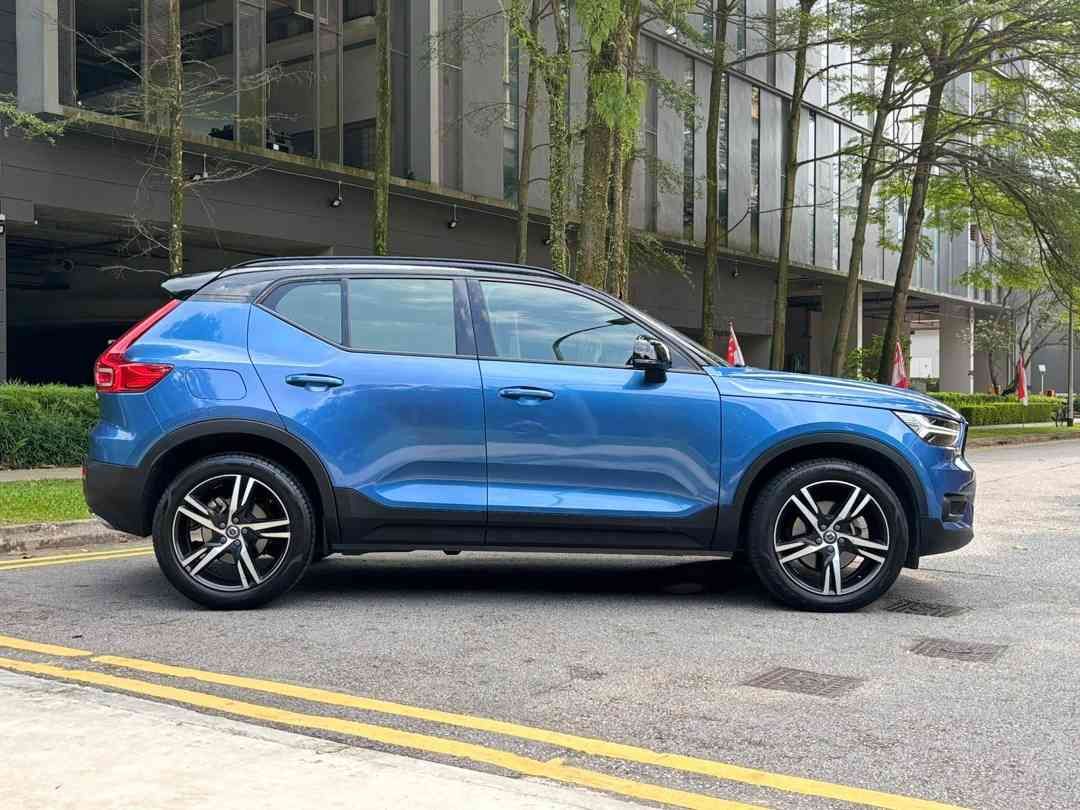 Volvo XC40 T4 R-Design (A) (Category: Used Cars) located in Singapore. Submitted by carrific18 (Listing ID 1454200805, Image 3). Description: Description Genuine low mileage with excellent condition. Stylish R-Design model offering Scandinavian luxury, sporty performance and Volvo's renowned safety. Smooth and powerful drive with Pilot Assist, premium comfort and a spacious cabin, making it ideal for both daily commuting and family outings. Featu
