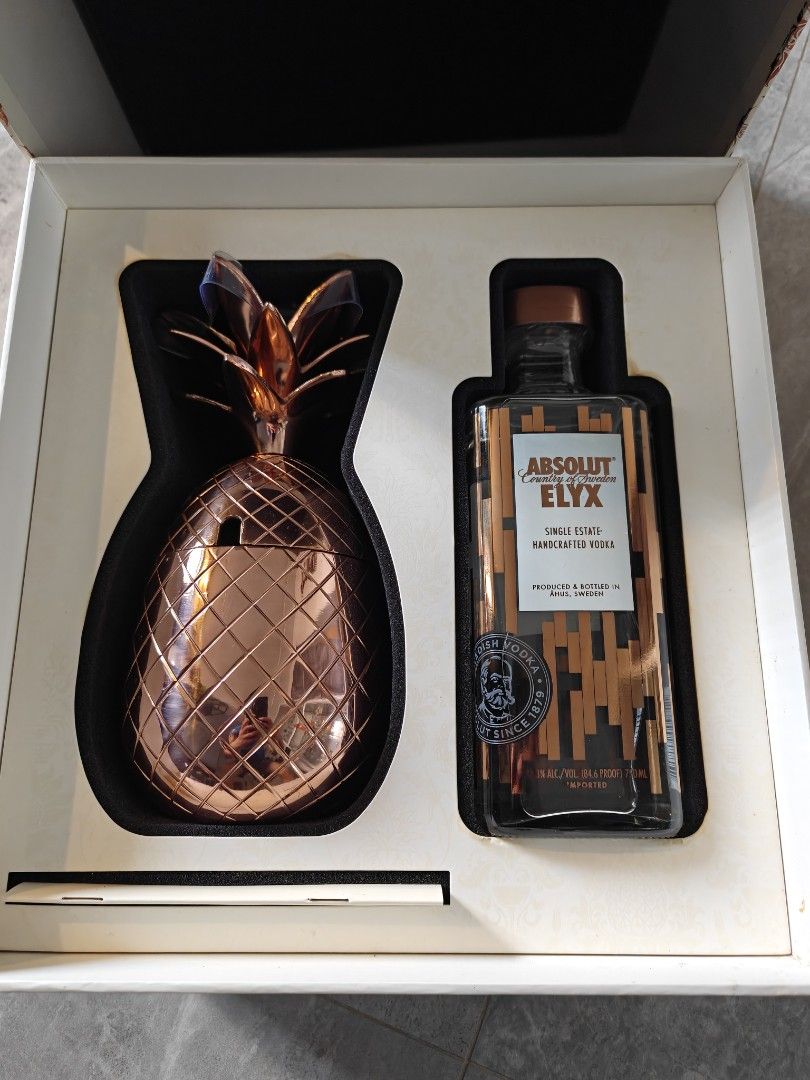 Absolut Elyx with special box and pineapple case (Category: Alcoholic Beverages) located in Singapore. Submitted by dealbreakers6 (Listing ID 1415461737, Image 3). Description: comes with sealed 750ml bottle of Absolut Elyx for collectors only.