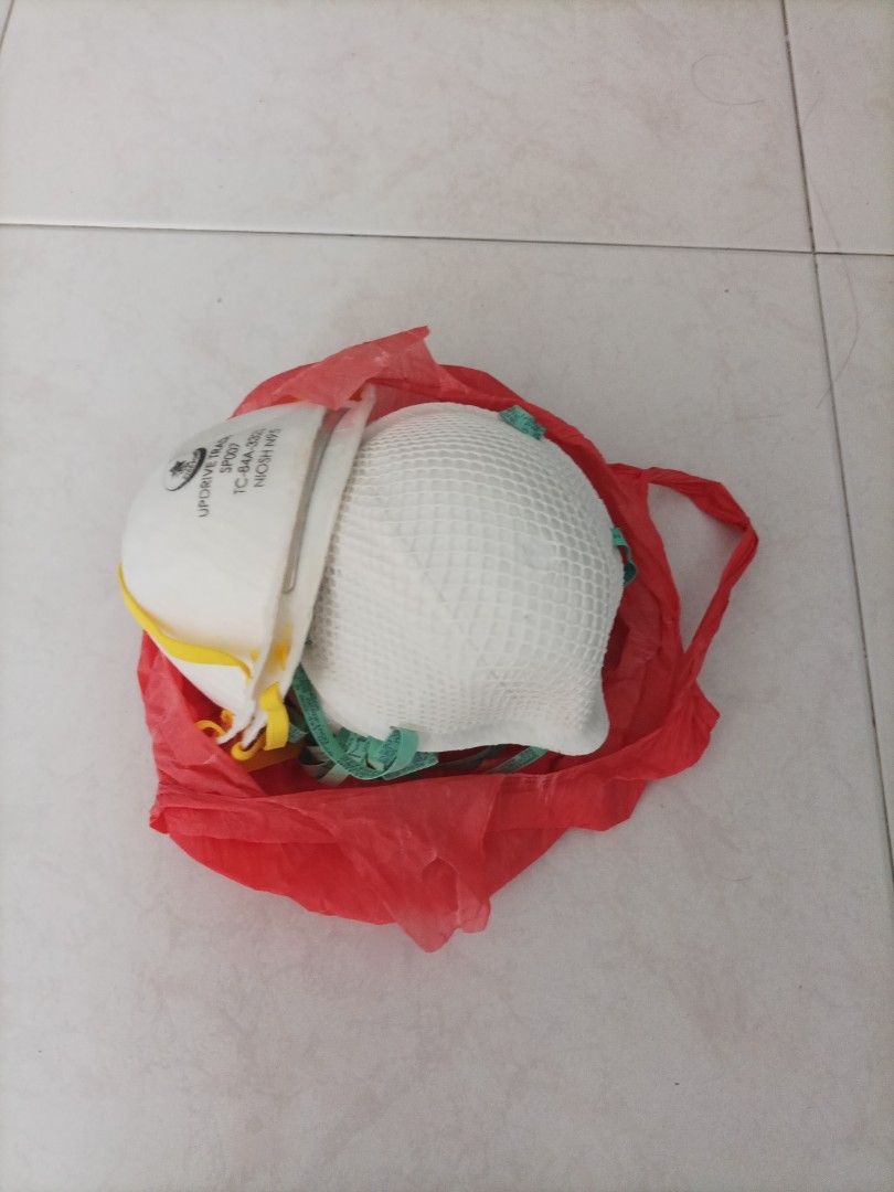 12 pcs Mesh Face Masks (Category: Face Masks & Face Shields) located in Singapore. Submitted by alixialow (Listing ID 1416289979, Image 1). Description: - Bundle mesh face masks. - Ready for immediate use. - Ideal for personal protection..