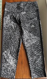 Adidas yoga /workout Climalite Cropped Leggings - Size M, 25-27”