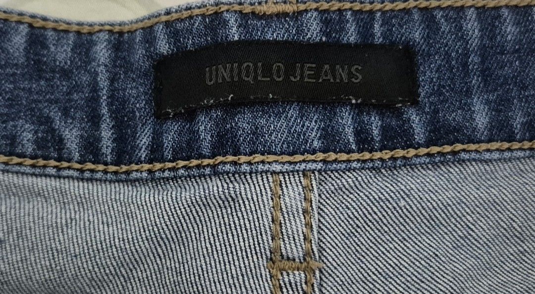 Uniqlo Denim Shorts - Size 26 (Category: Shorts) located in Singapore. Submitted by wendy1234. (Listing ID 1418172634, Image 3). Description: size 26 (66cm) slightly too big for me so selling.