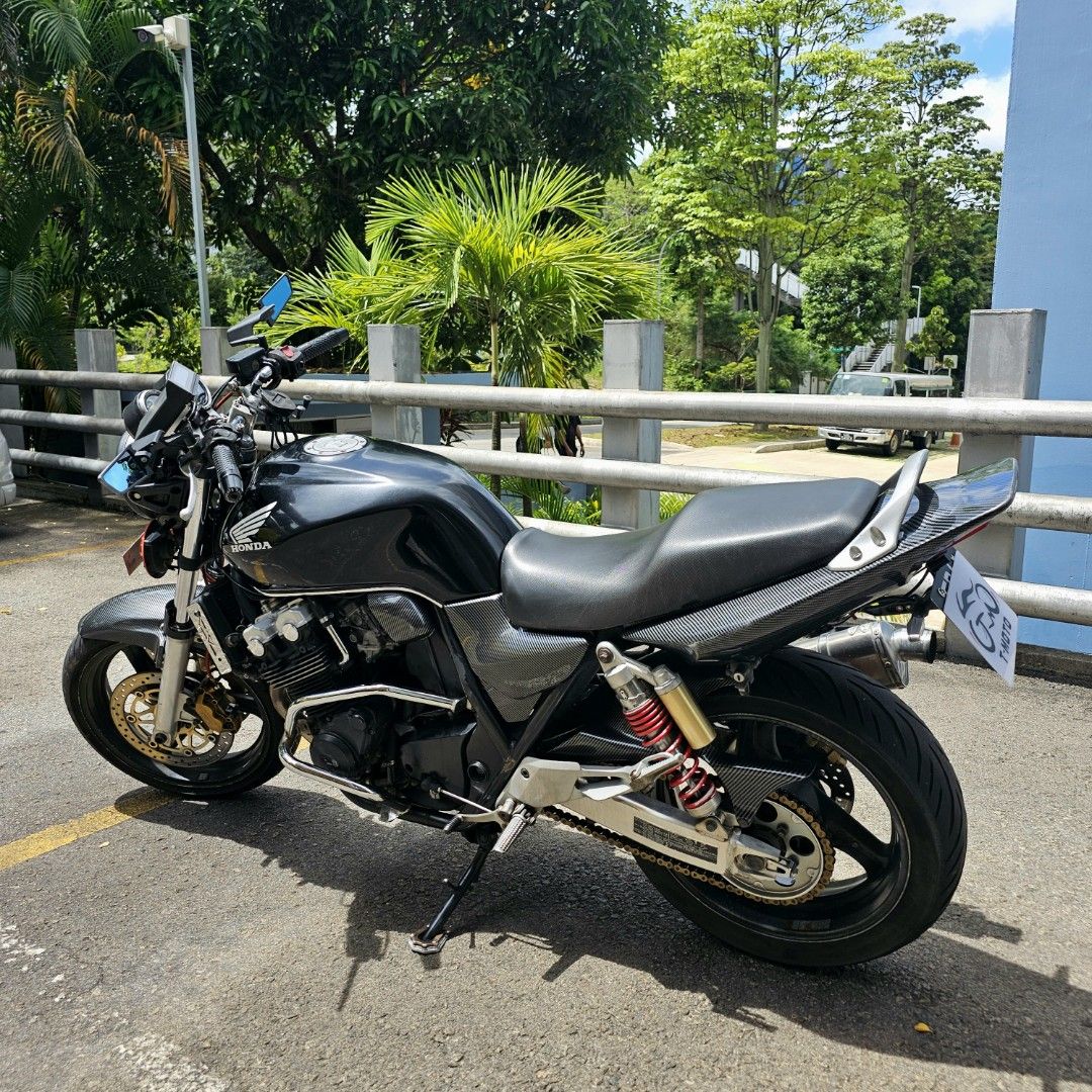 HONDA CB400 SPEC 3 SUPER 4 YOSHIMURA 10YEARS COE (Category: Class 2A) located in Singapore. Submitted by tmoto (Listing ID 1420989855, Image 2). Description: HONDA CB400 SUPER 4 Registration : OCT 2006 COE : AUG 2036 (PRICE INCLUDE 10YEARS COE) OPTION FOR 5/10YEARS COE RENEWAL LOAN CAN BE ARRANGE Yoshimura full system Custom LED headlight (original will be given) Hel steel braided front and rear brake hose Radiation Guard 📩 Interested? Feel free