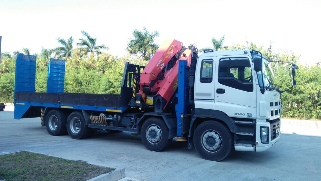 🚚 25T Lorry Crane / Self‑Loader • Fast & Affordable Rental 24/07 25吨罗厘吊车 / 自装吊车 • 快速 & 实惠租赁 24/07 (Category: Car Rental) located in Singapore. Submitted by avanzasia (Listing ID 1421435201, Image 1). Description: Fast, reliable, and affordable lorry crane service with operator. Perfect for machinery, cargo, construction materials & site moves. 快速、可靠、价格实惠的罗厘吊车服务，附带专业操作员。 适用于机械、货物、建筑材料、工地搬运等。 📏 Lorry Specs | 罗厘规格 - Bed size: 6m (长) × 2.4m (宽) - M