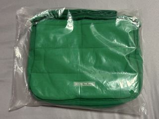 Beyond The Vines Poofy Bag - Green