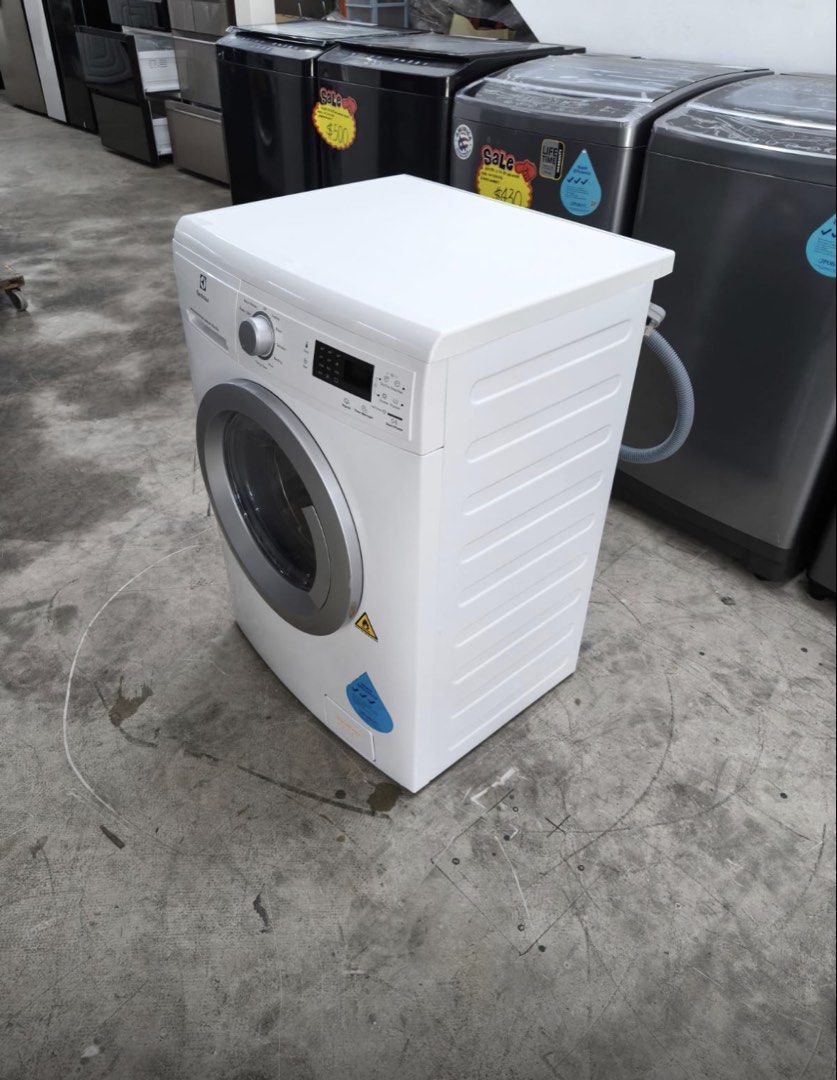 ✳️ Electrolux 7.5kg/5kg washer cum dryer Model: EWW12746 | second hand 2 in 1 washing machine with warranty ☎️ CK 8083 3386 (Category: Washing Machines and Dryers) located in Singapore. Submitted by dazzlemoments (Listing ID 1422716216, Image 3). Description: ✳️ USED SET ✳️ Electrolux 7.5kg/5kg washer cum dryer Model: EWW12746 Condition: 8/10 1 Month Warranty $350 | Delivery add $50 ☎️ CK 8083 3386 DM me if you have any questions and or book a sh