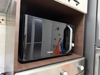 Samsung Microwave Oven - Black