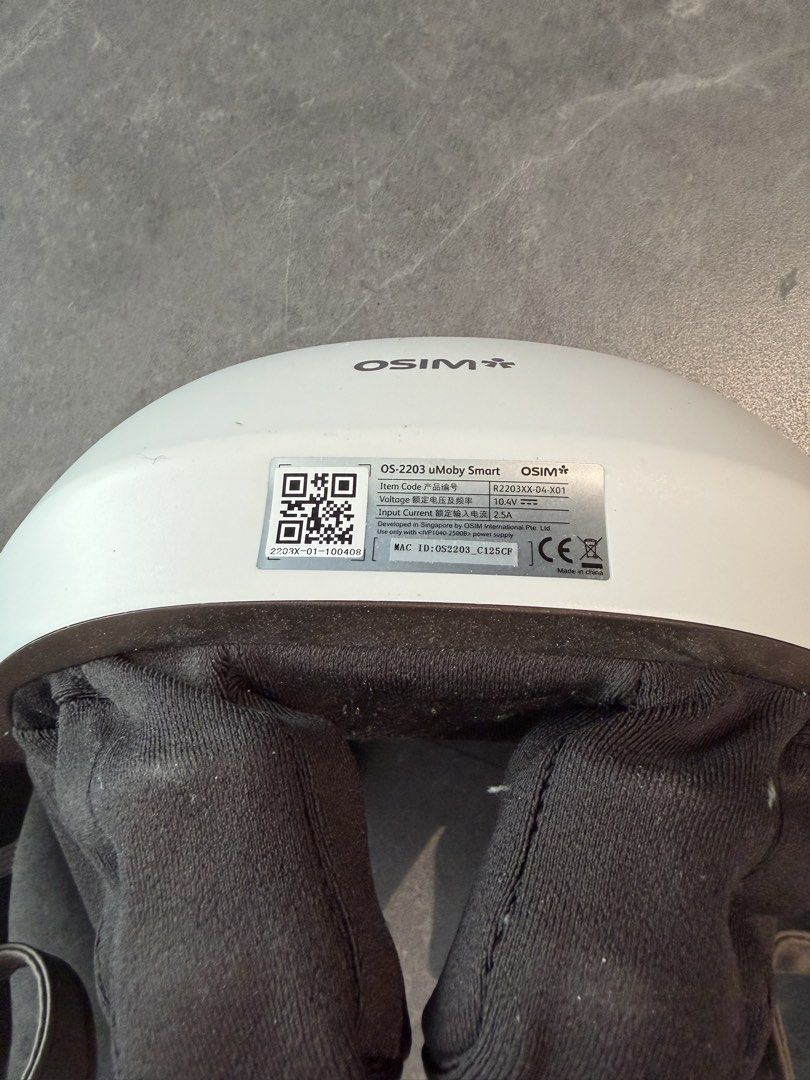 OSIM uMoby Smart Neck Massager (Category: Massage Devices) located in Singapore. Submitted by shianwong (Listing ID 1424114517, Image 3). Description: - OSIM uMoby Smart neck massager. - Sleek design with adjustable straps for a comfortable fit. - Simple power and mode buttons. - In good working condition..