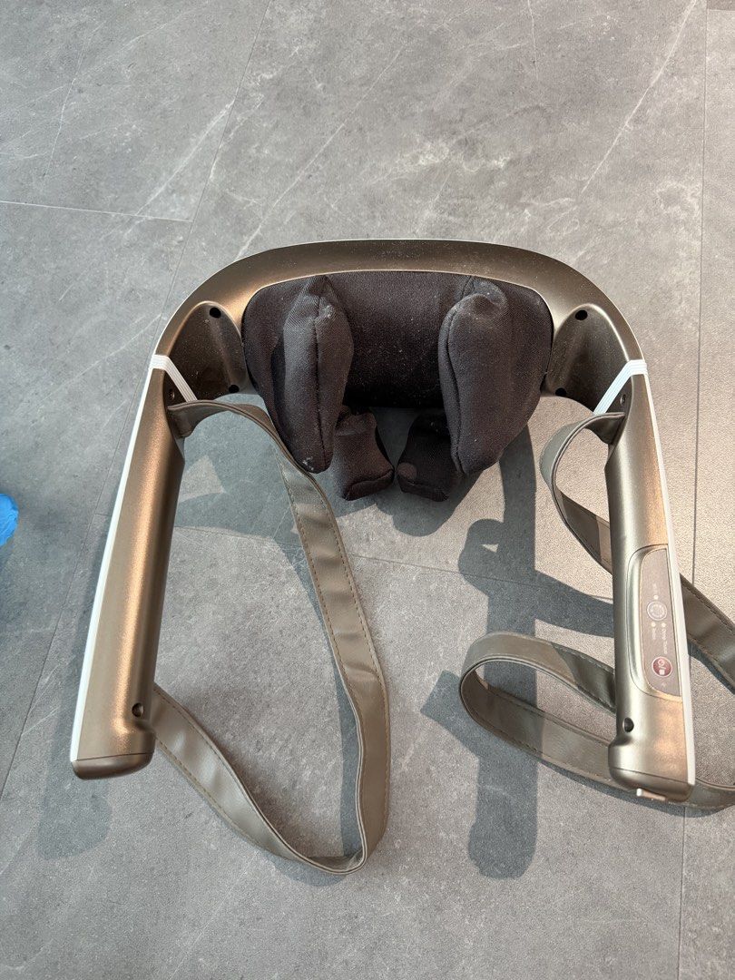 OSIM uMoby Smart Neck Massager (Category: Massage Devices) located in Singapore. Submitted by shianwong (Listing ID 1424114517, Image 1). Description: - OSIM uMoby Smart neck massager. - Sleek design with adjustable straps for a comfortable fit. - Simple power and mode buttons. - In good working condition..
